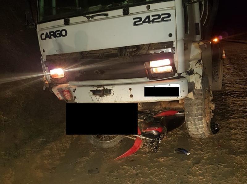 Motociclista morre em acidente com caminhão em Presidente Getúlio