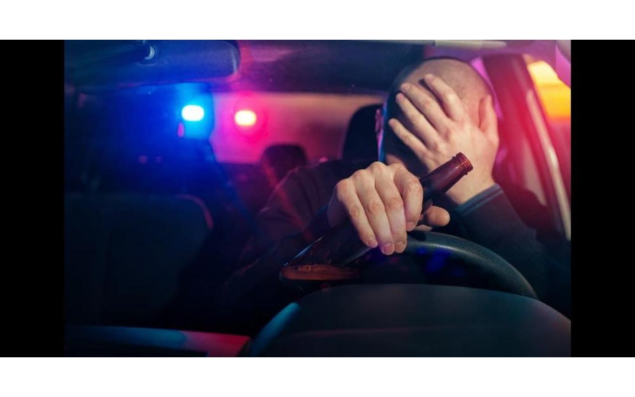 Motorista embriagado é preso após se envolver em acidente