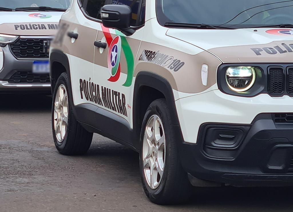 Motorista invade residência com carro após fuga da PM em Ituporanga