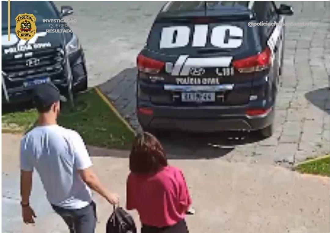 Mulher de 18 anos de idade é presa em flagrante por tráfico de drogas em Ituporanga
