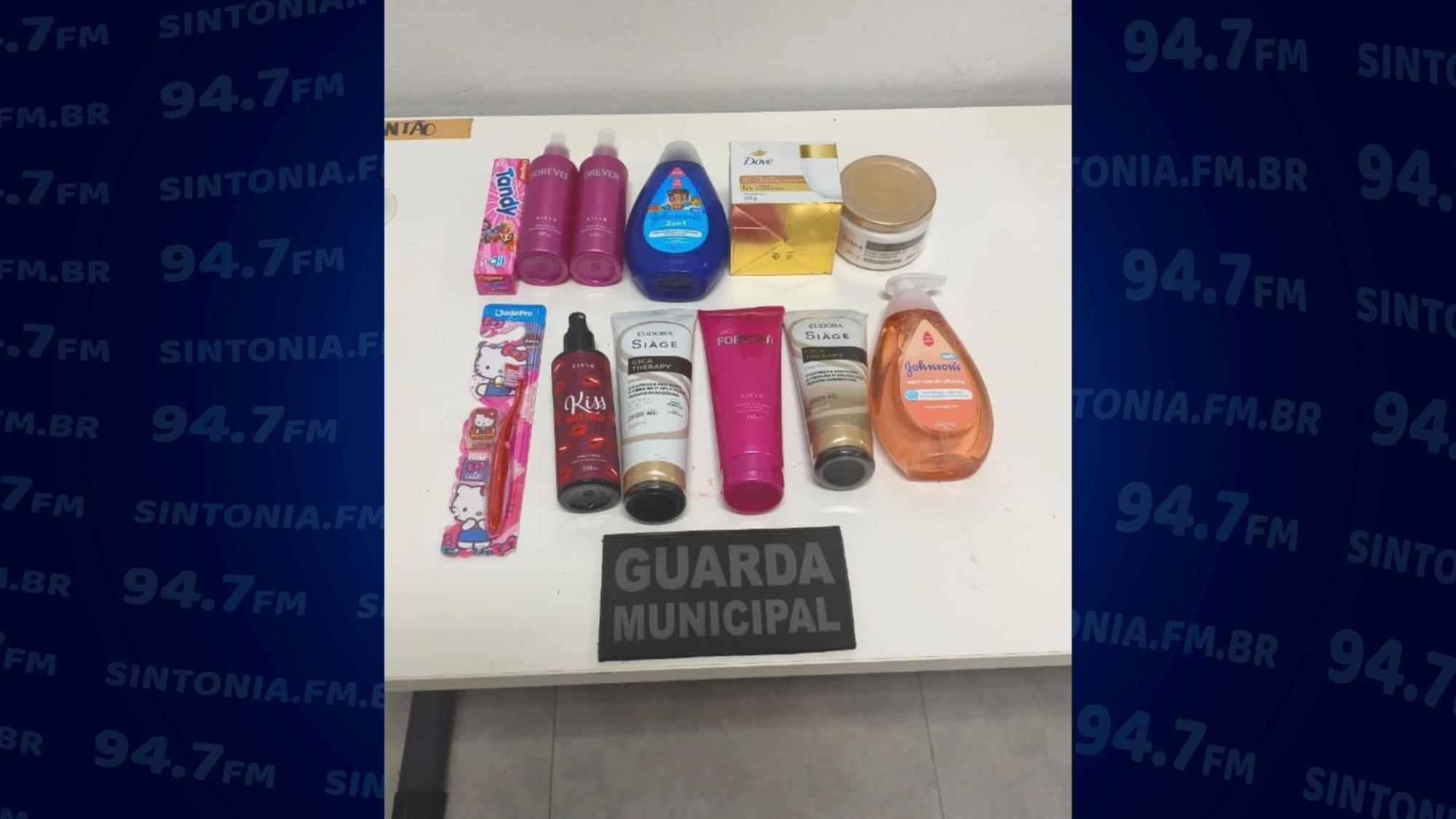 Mulher é presa após levar R$ 549 em produtos e agredir responsável por comércio em Rio do Sul