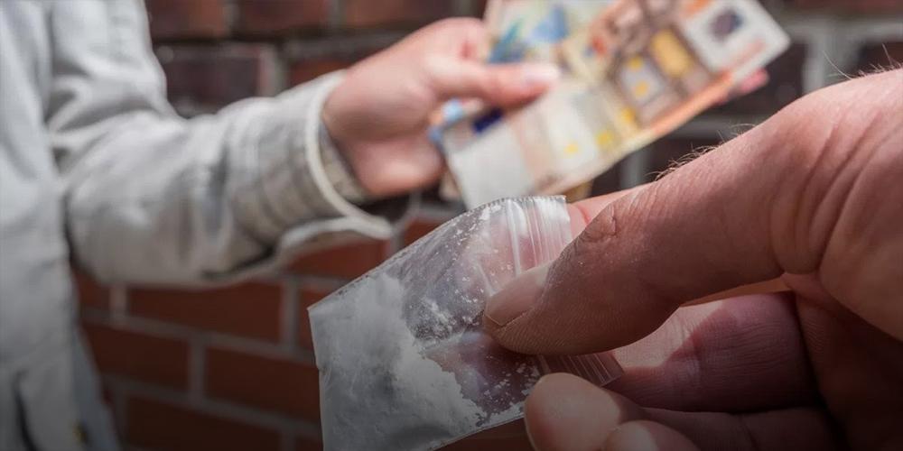 Mulher é presa por tráfico de drogas