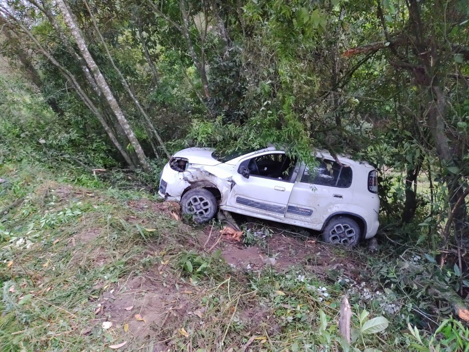 Mulher fica ferida ao provocar acidente na SC-350 em Ituporanga
