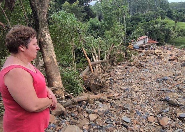 Mulher perde nove familiares na Tragédia de Presidente Getúlio: "um pedaço de mim foi embora" 