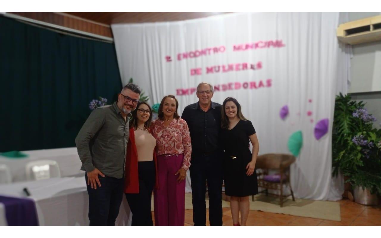 Mulheres empreendedoras de Vidal Ramos participam de palestra