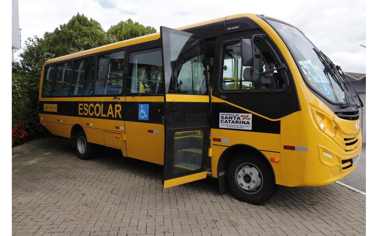 Municípios da Região da Cebola recebem novos ônibus para transporte escolar