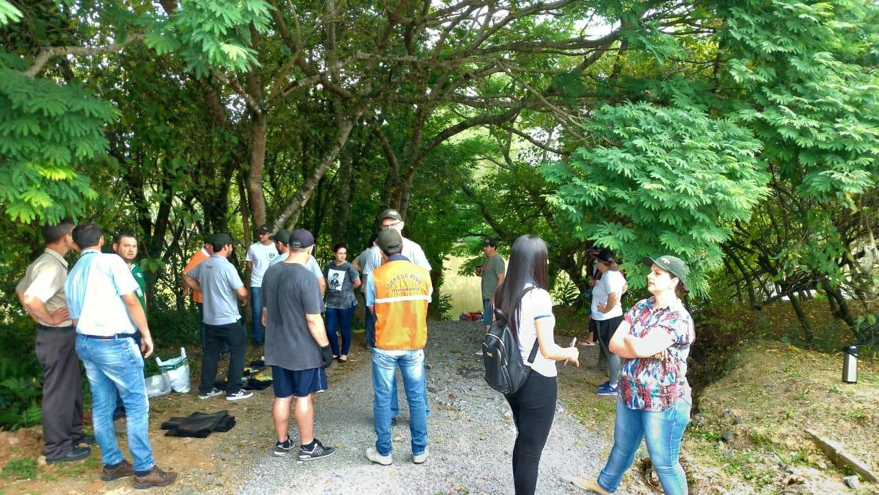 Mutirão de limpeza do Rio Itajaí do Sul é realizado em Ituporanga