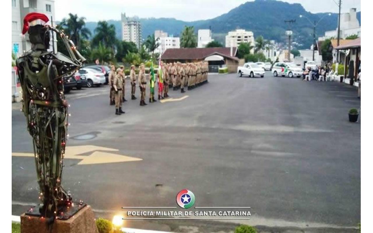 13º Batalhão de Polícia Militar realiza solenidade de promoção, em Rio do Sul 
