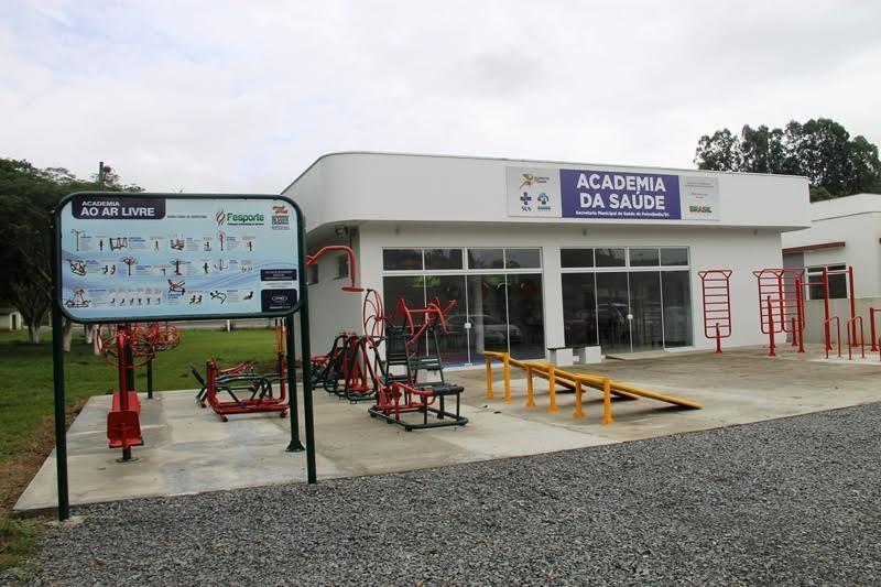 Academia da Saúde é entregue em Petrolândia 