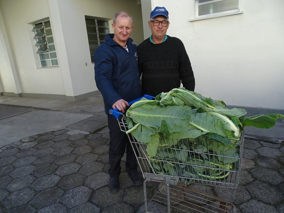 Agricultor faz doações de hortaliças para o Hospital Bom Jesus