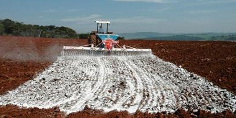 Agricultores de Atalanta já podem adquirir cargas de calcário do Programa Terra Boa 