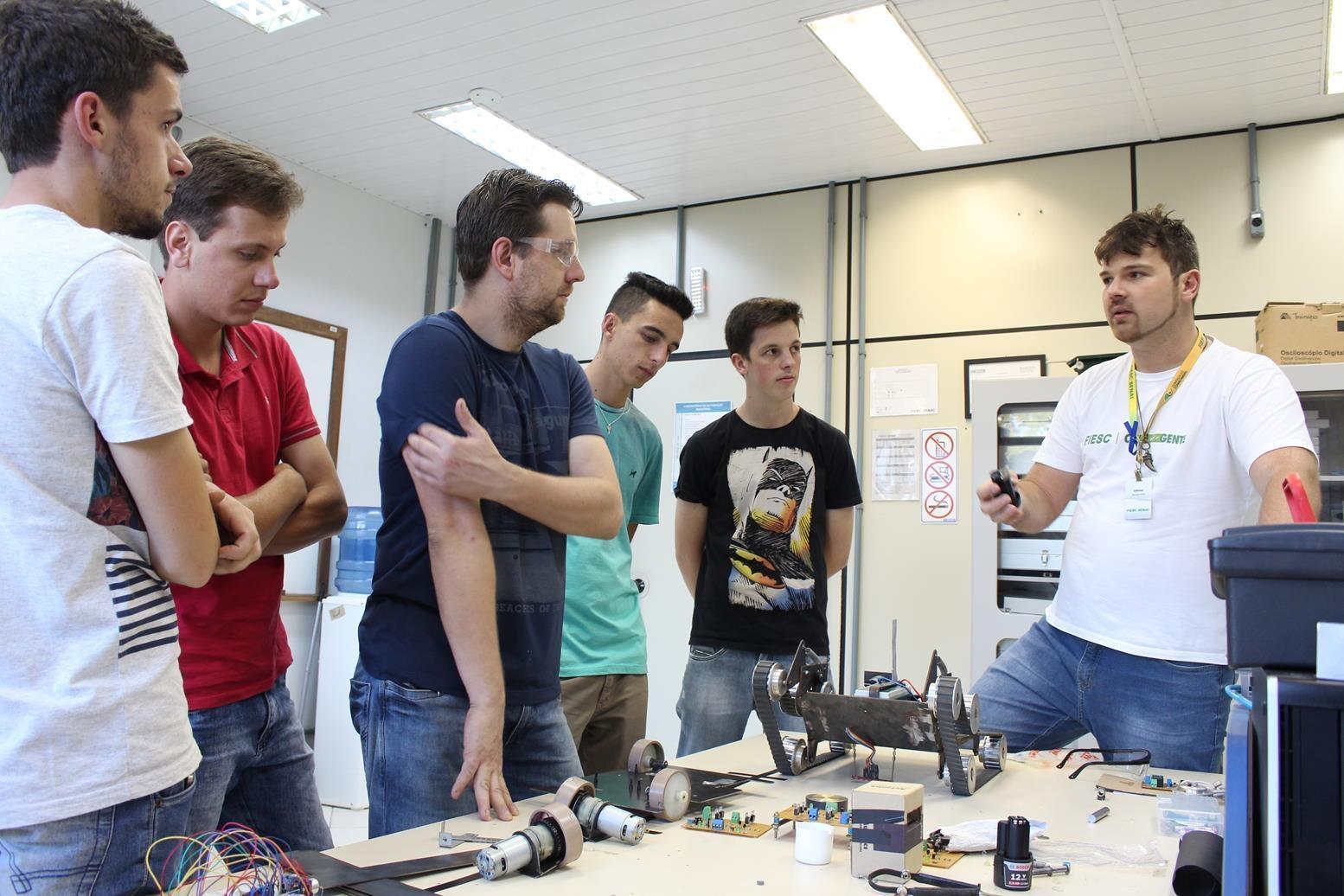 Alto Vale se prepara para o SENAI Challenge Robótica Móvel