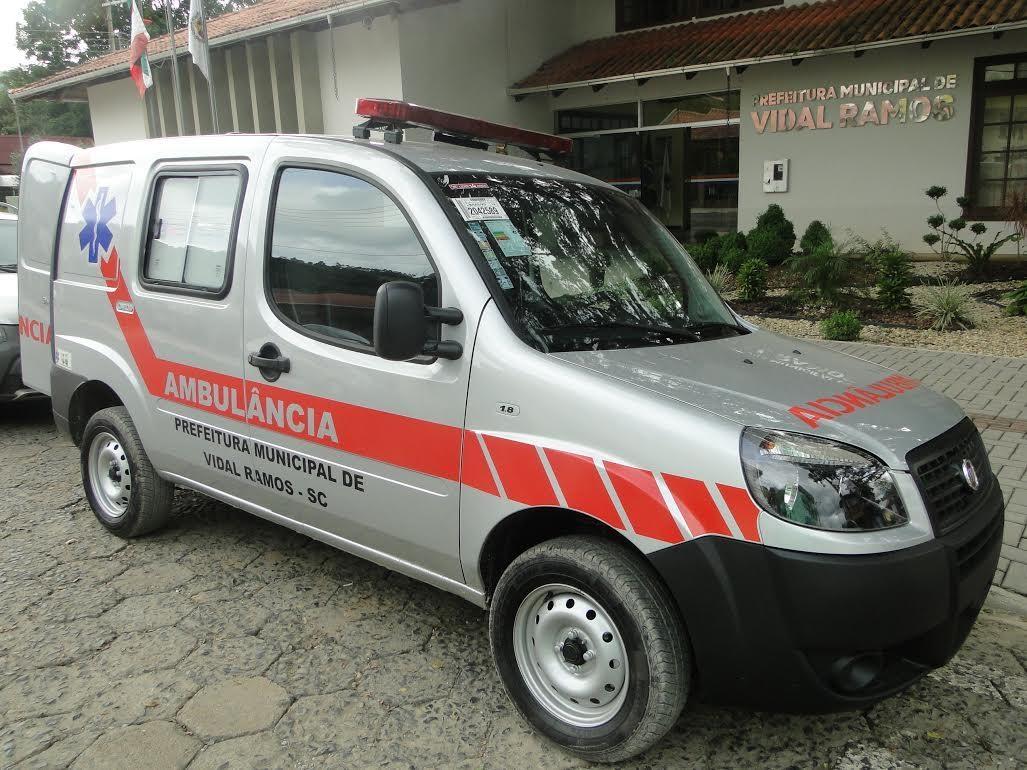 Ambulância é entregue para administração de Vidal Ramos