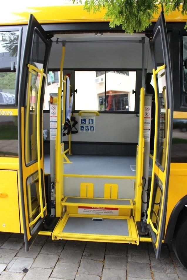Apae de Ituporanga recebe novo micro-ônibus por meio de parceria