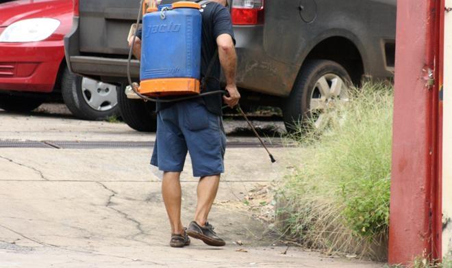 Capina química ainda é polêmica em áreas urbanas de Santa Catarina