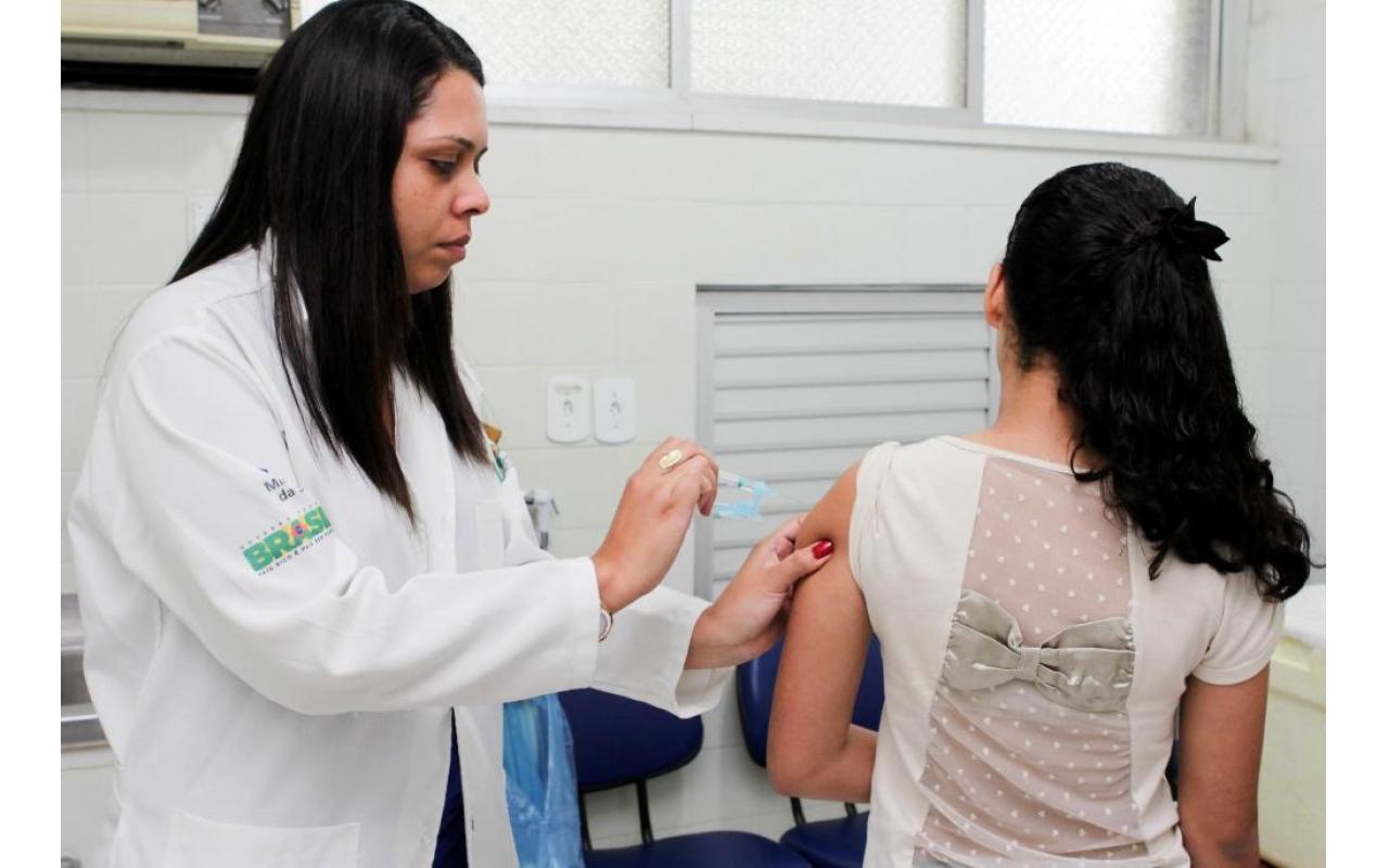 Cerca de 5 mil meninas devem receber a segunda dose da vacina contra o HPV no Alto Vale