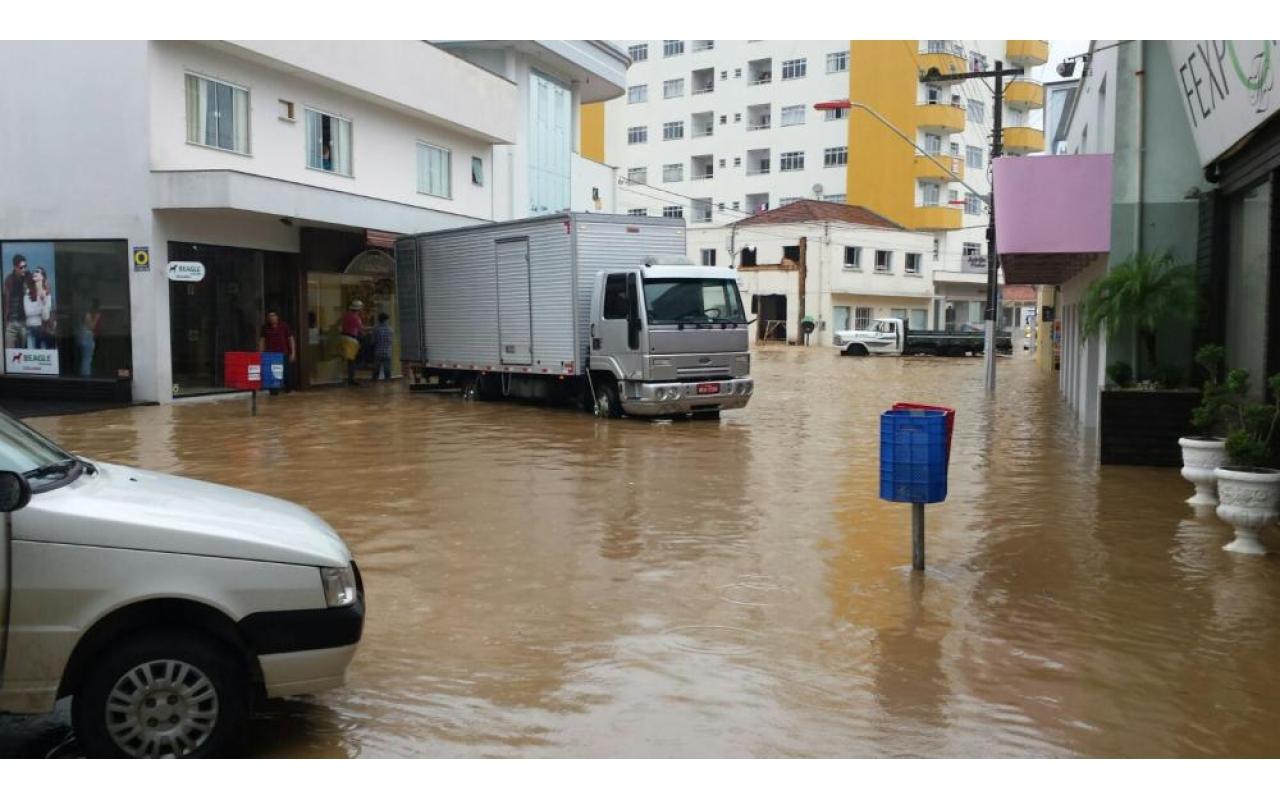 Chuva causa alagamentos em Ituporanga nesta quarta-feira, 21