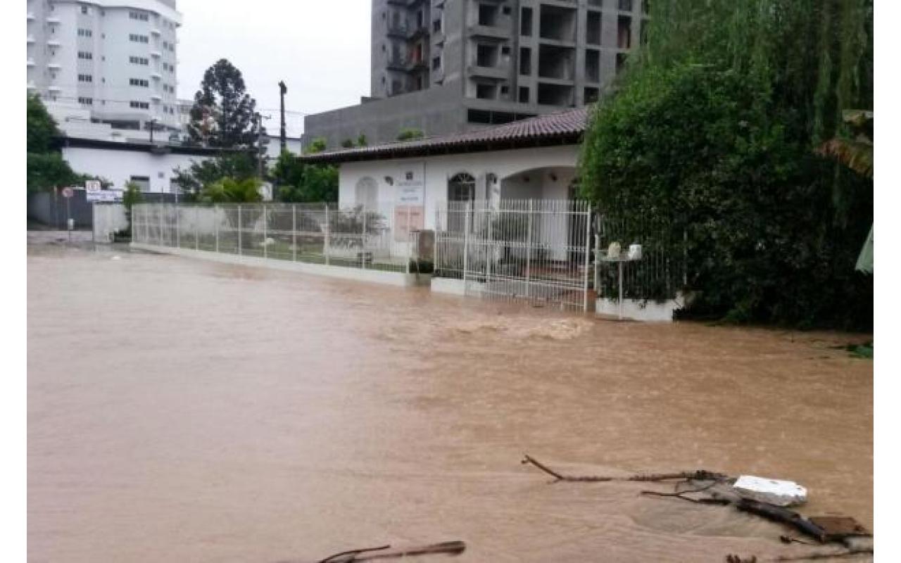 Cidades do Alto Vale são prejudicadas pelas chuvas nesta quinta-feira 