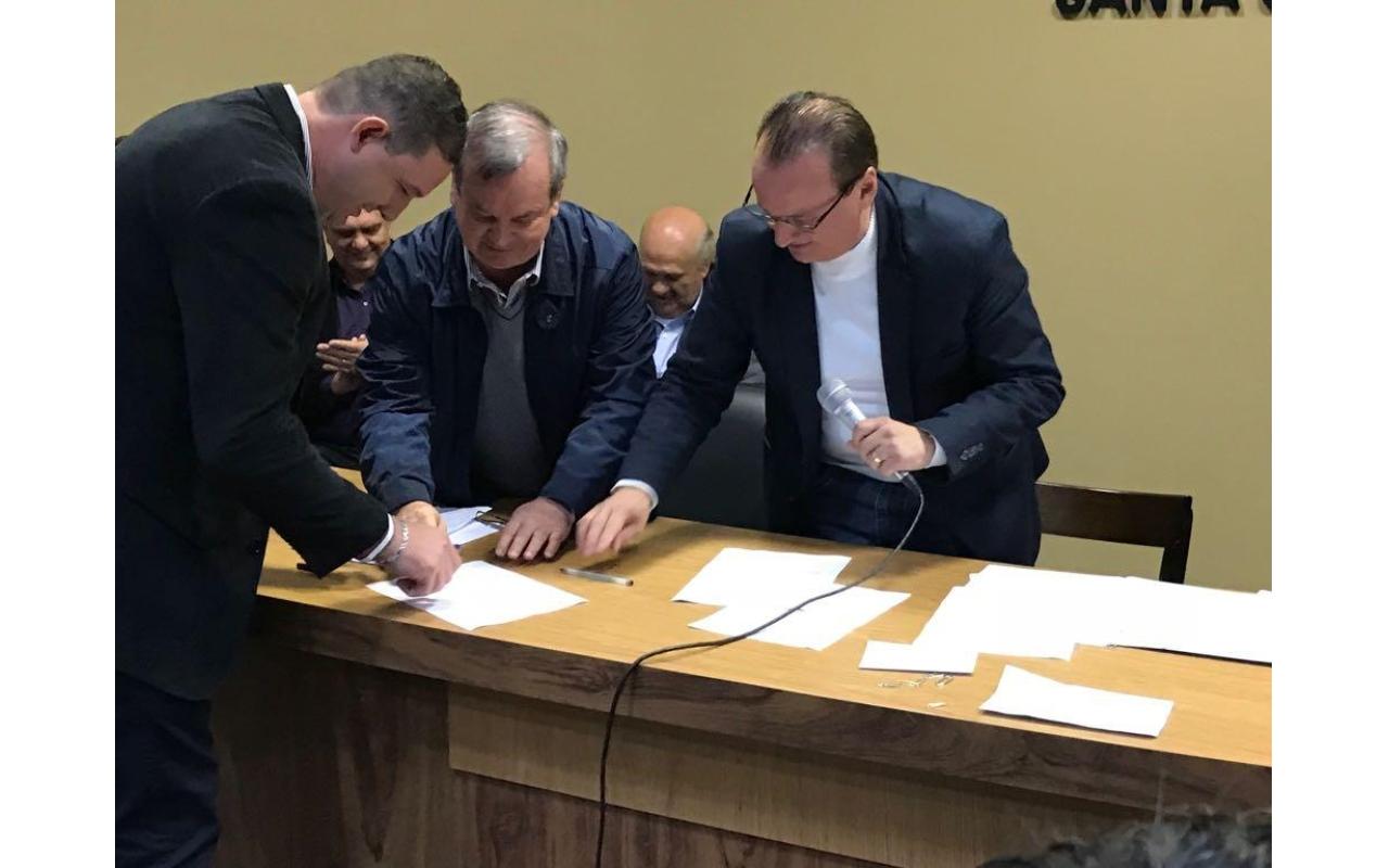 Com recursos de emenda parlamentar prefeitura de Aurora amplia a frota de veículos