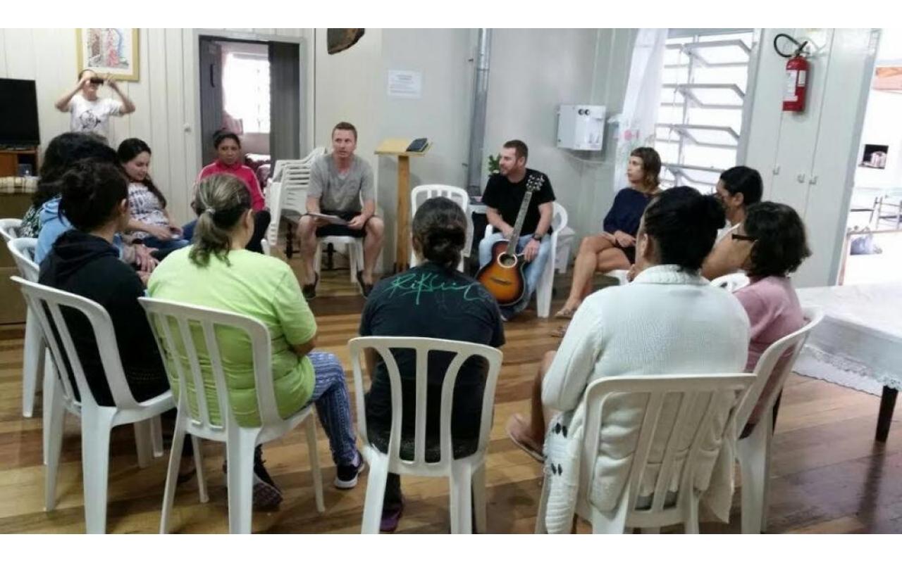 COMAD e voluntários promovem Dia de Beleza no Cerene em Ituporanga 