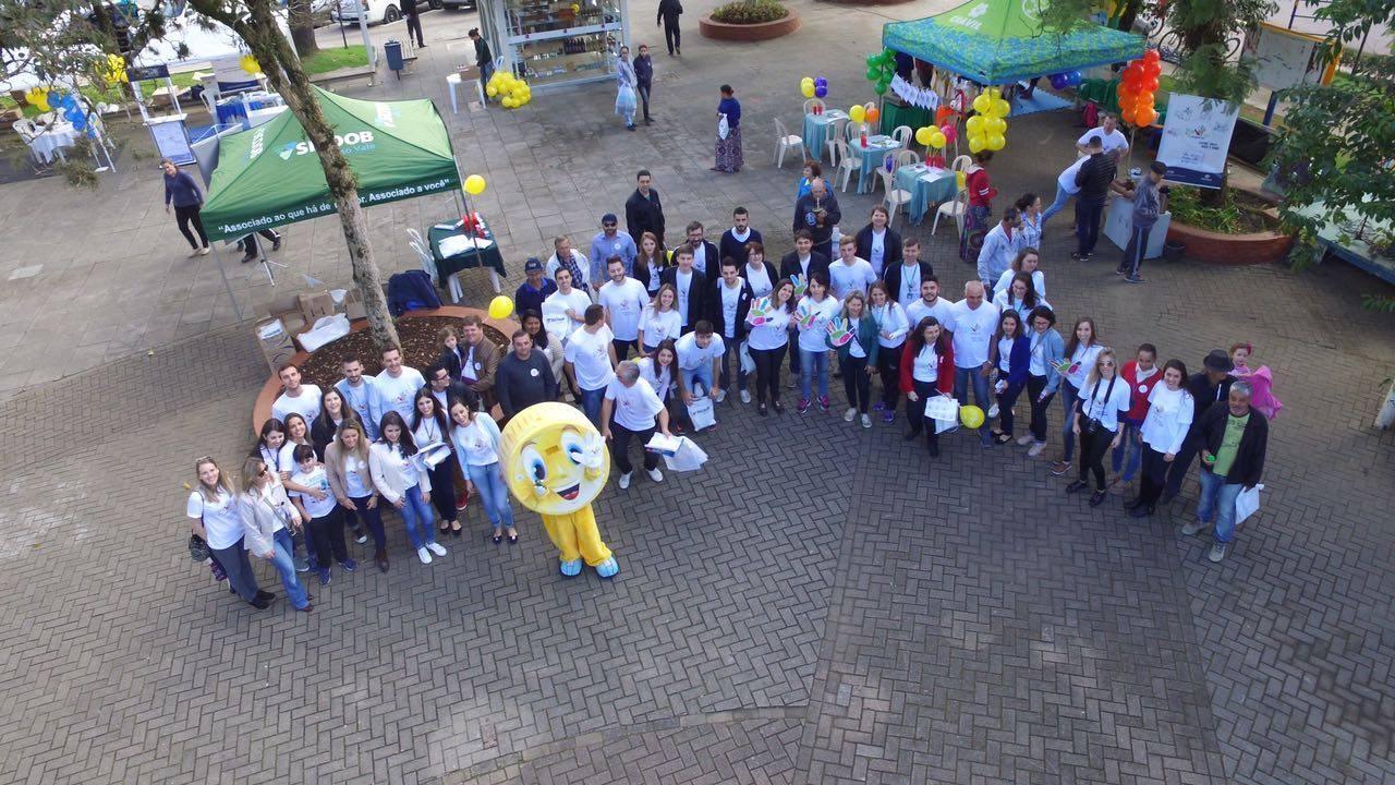 Cooperativas participam do Dia C de Cooperar no Alto Vale