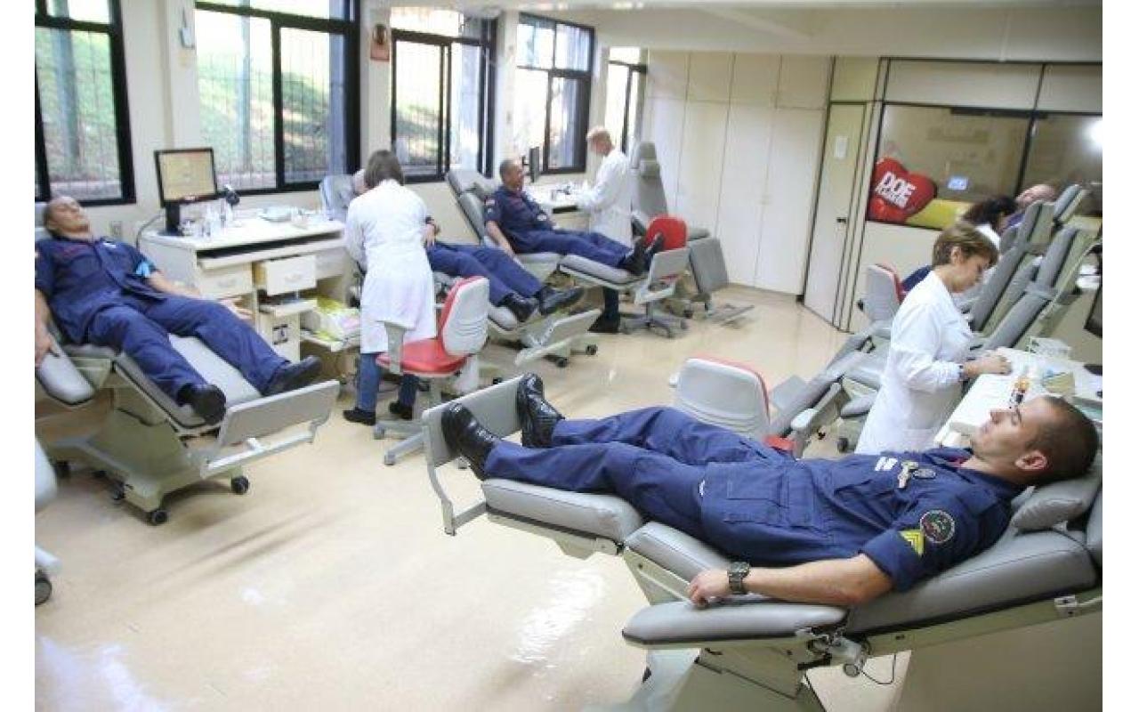 Corpo de Bombeiros reforça a importância da doação de sangue com ação no Hemosc