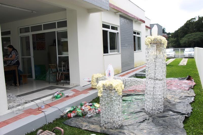 Cras utiliza mais de cinco mil garrafas pet para decoração de Natal em Petrolândia 