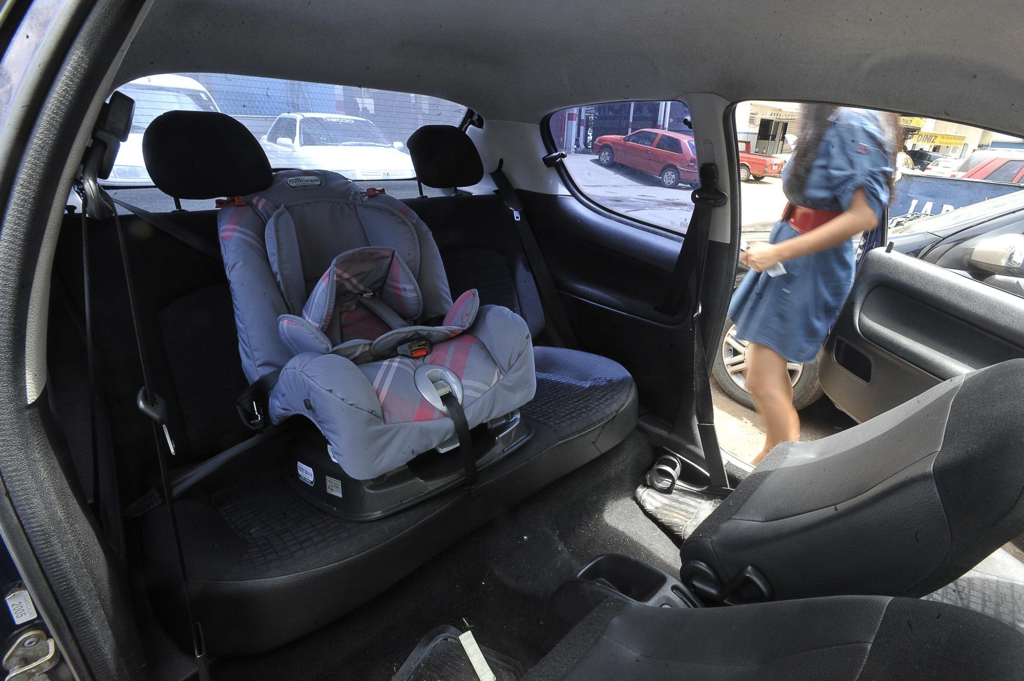 Cresce o número de motoristas flagrados transportando crianças sem a cadeirinha