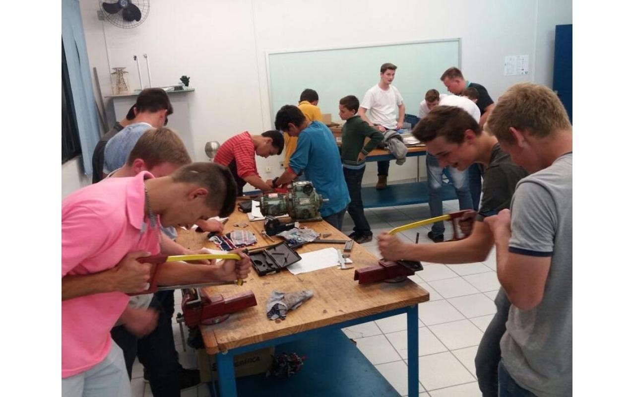Curso de eletromecânica é ministrado a 45 alunos em Petrolândia 