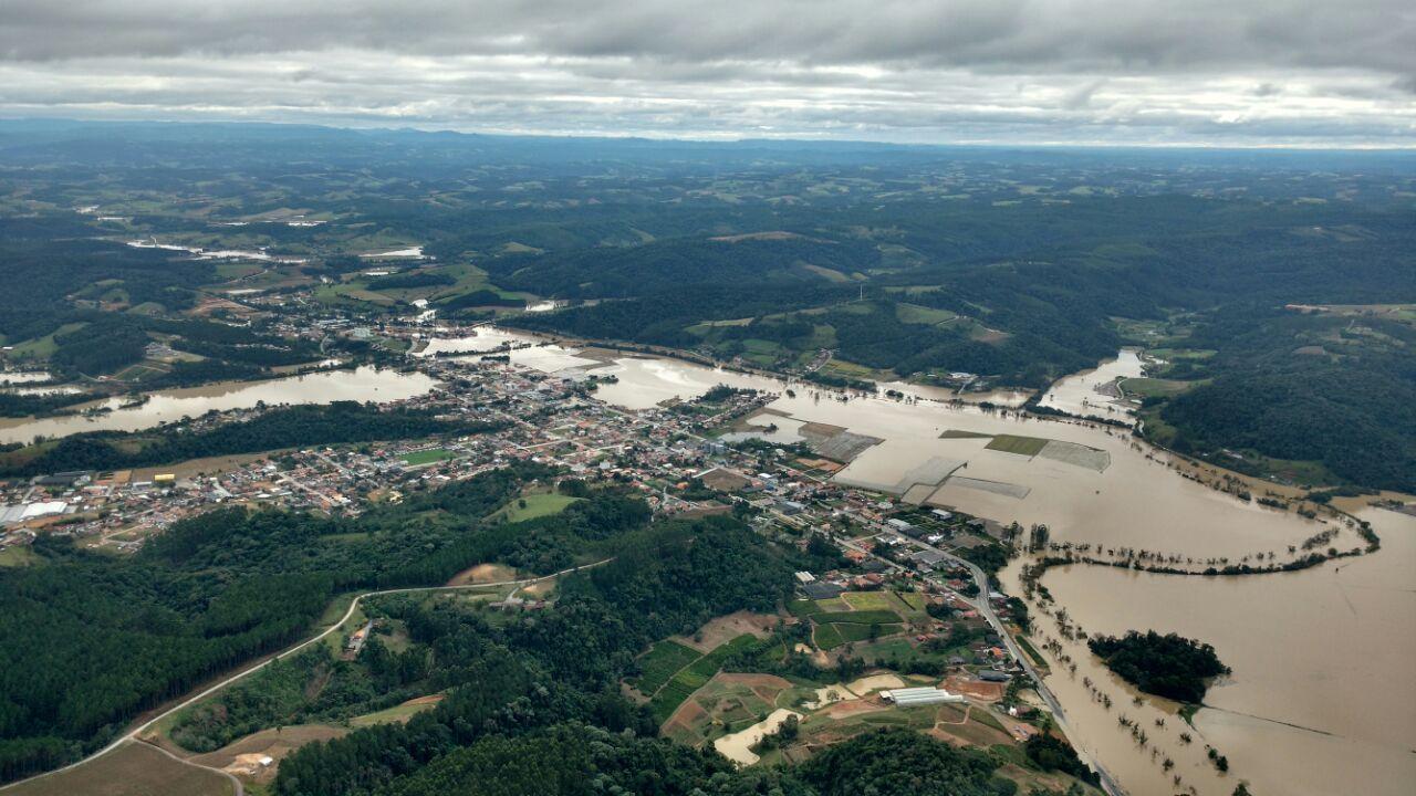 Defesa Civil do Estado mantém alerta de chuva forte a partir de domingo