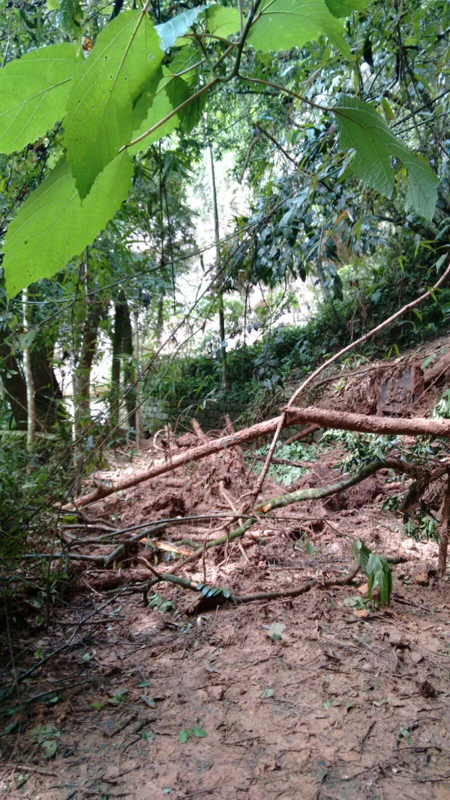 Deslizamento de terra interdita Gruta em Ituporanga 