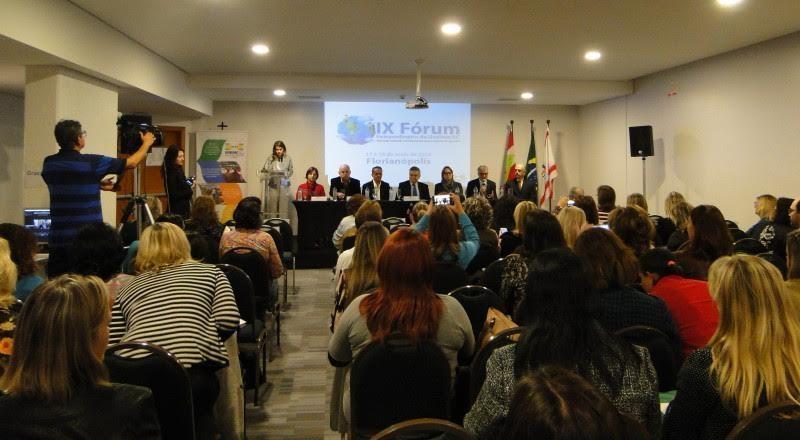 Educação de Petrolândia participa do Fórum Extraordinário da Undime