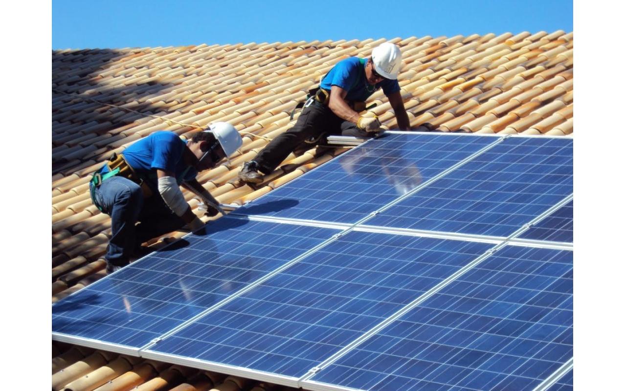 Em expansão no Alto Vale, sistema de energia solar pode gerar economia aos consumidores