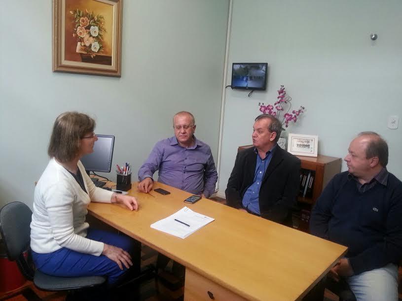 Em visita ao Hospital Bom Jesus Deputado Peninha sinaliza liberação de recursos