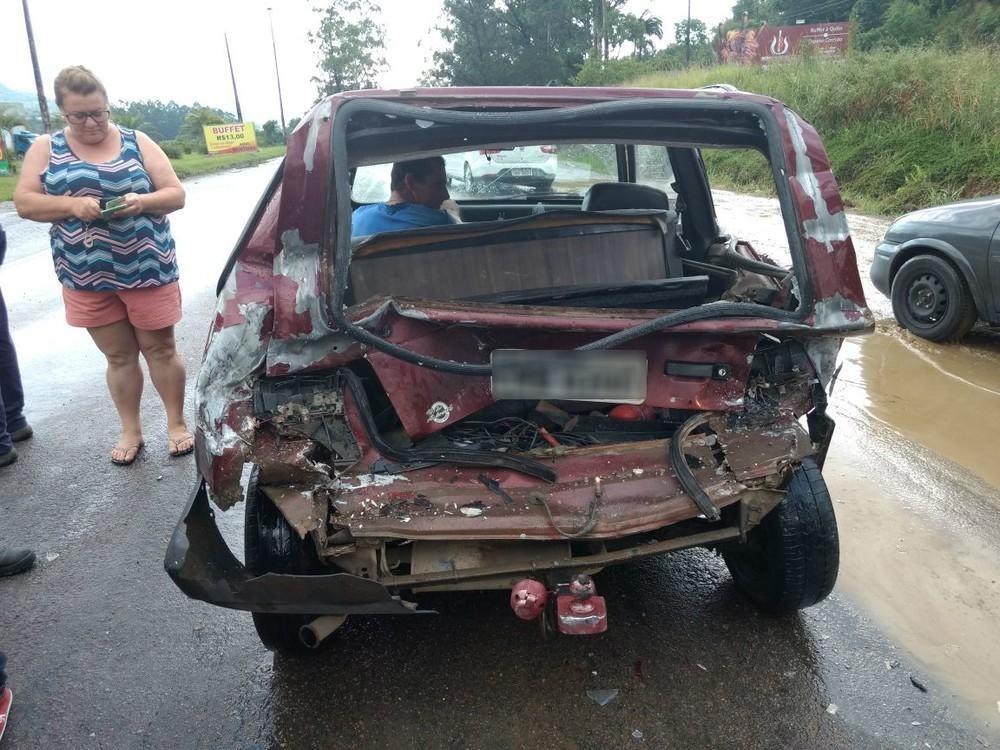 Engavetamento com seis veículos deixa uma pessoa ferida em Rio do Sul