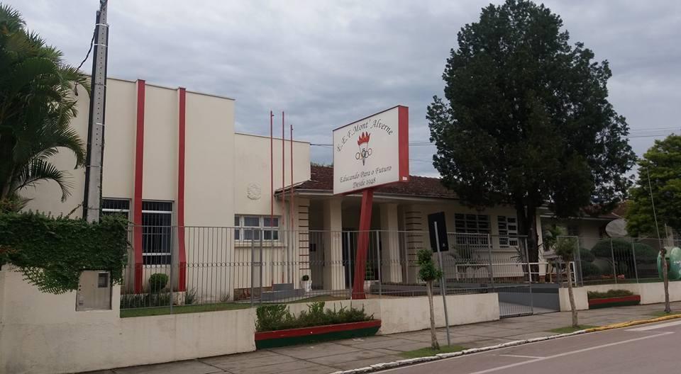 Escola de Ituporanga recebe prêmio de Gestão Escolar em Santa Catarina