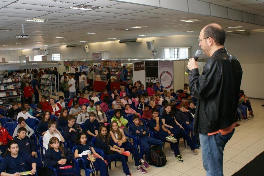Feira do Livro de Rio do Sul inicia na terça-feira, dia 13 