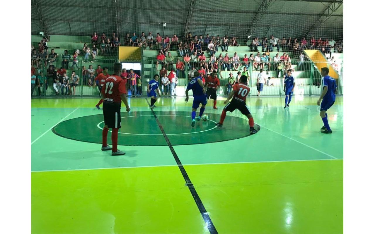 Finais dos campeonatos de Vôlei e Futsal acontecem neste domingo em Petrolândia 