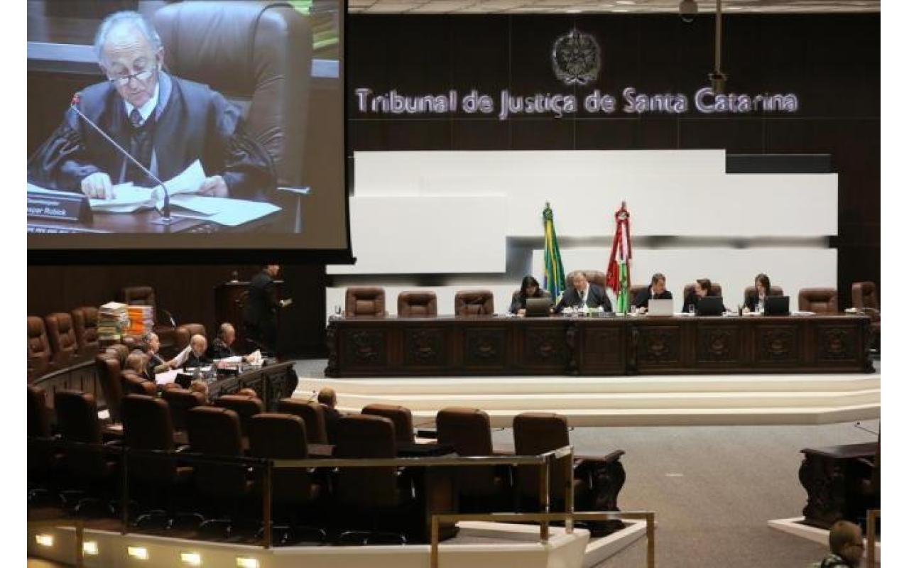 Governador sanciona auxílio-saúde para servidores aposentados do Judiciário de Santa Catarina  