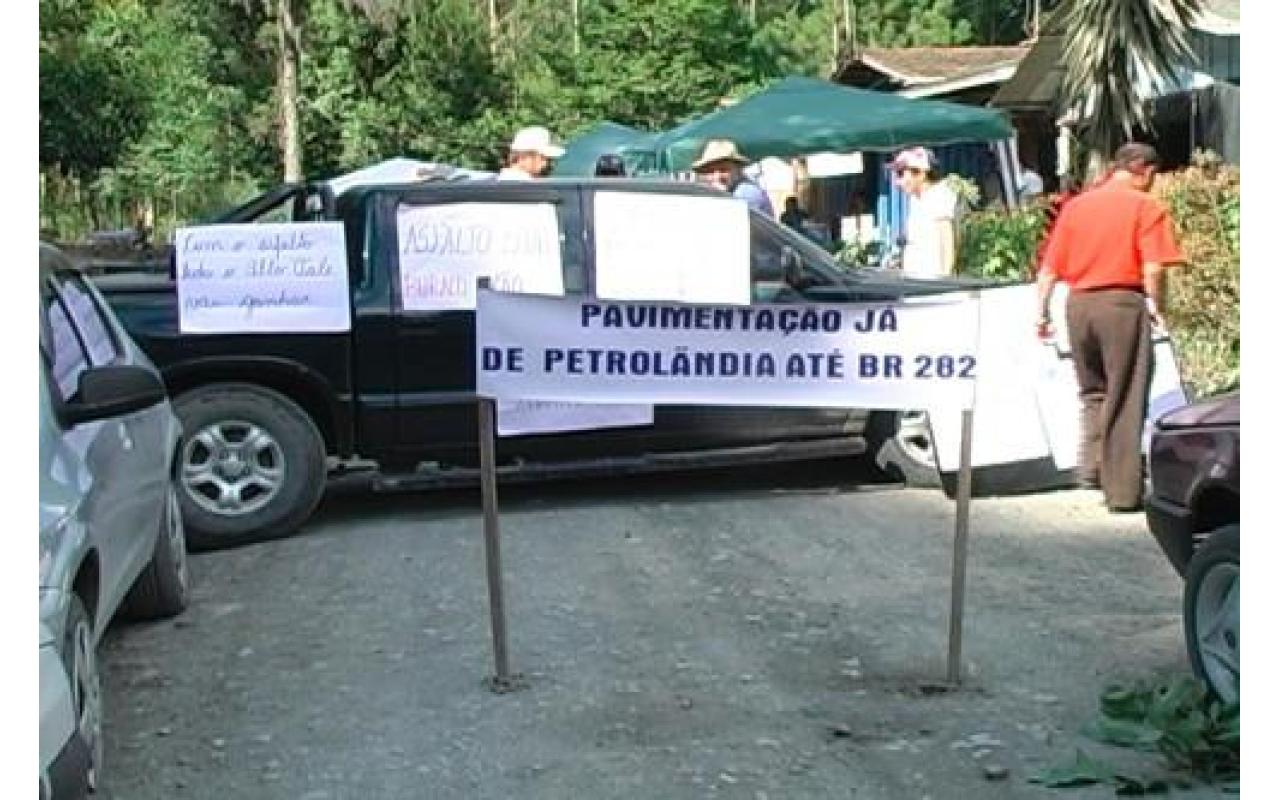 Governo do estado confirma que projeto para pavimentação da rodovia que liga Petrolândia a BR-282 será executado 