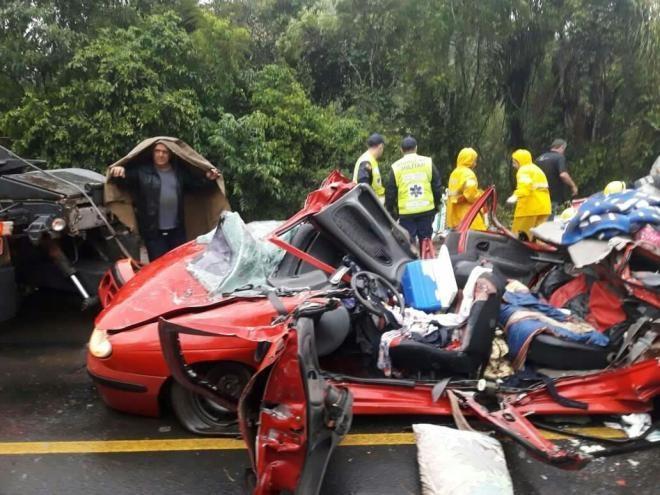 IGP confirma identidades de argentinos mortos em acidente na BR-470, no Alto Vale do Itajaí