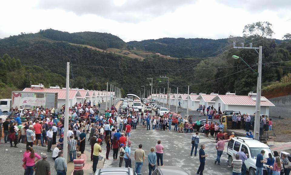 Inaugurado Loteamento Jardim das Colinas em Leoberto Leal