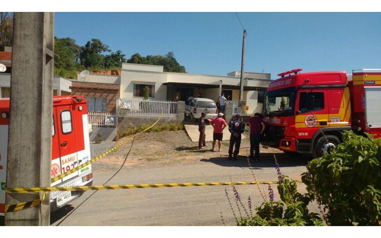 Incêndio deixa residência parcialmente destruída em Ituporanga  