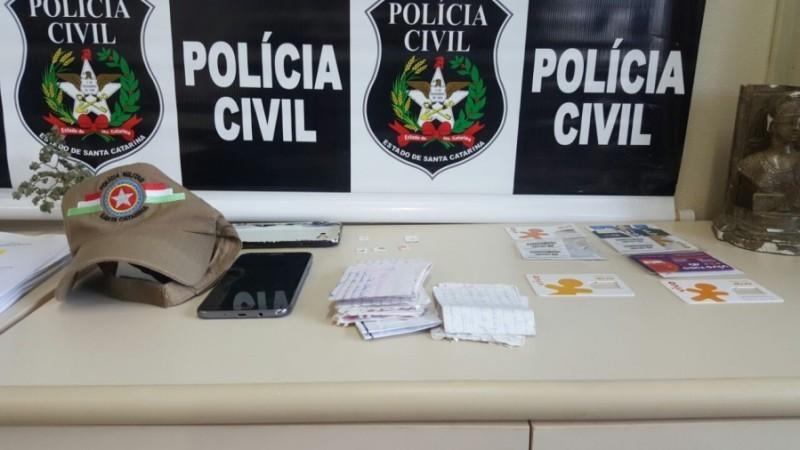 Jovem preso em Agrolândia fazia parte de grupos que compartilham imagens sensuais e de nudez de crianças, diz Polícia
