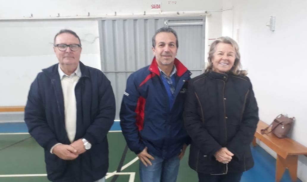 Mãe de Guga Kuerten visita a APAE de Ituporanga
