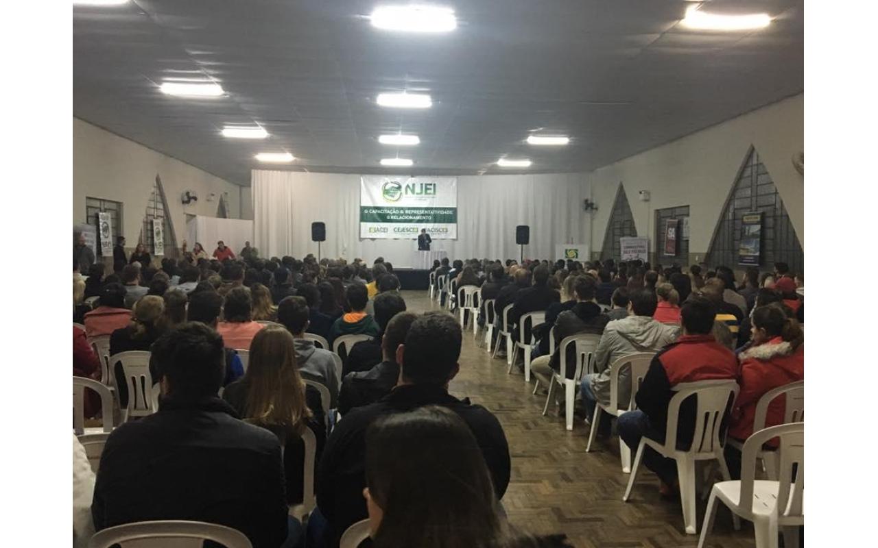 Mais de 450 pessoas participam de Palestra com Luiz Carlos Prates em Ituporanga