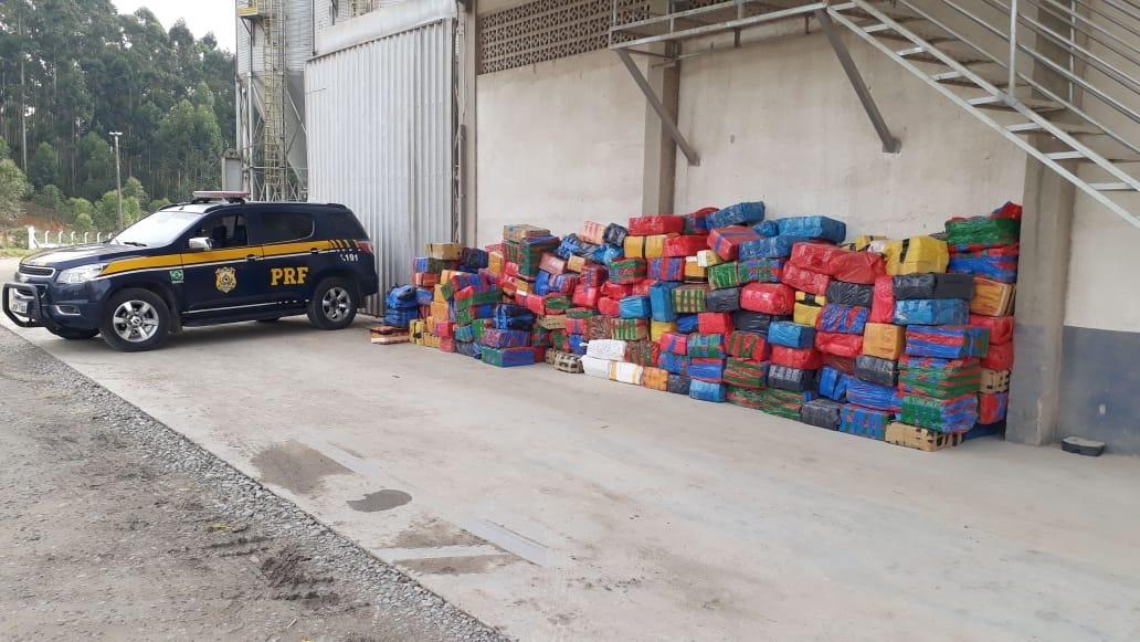 Mais de 5 toneladas de maconha são apreendidas na BR-470, em Rio do Sul 