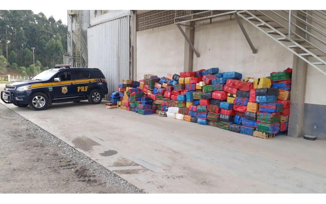 Mais de 5 toneladas de maconha são apreendidas na BR-470, em Rio do Sul 