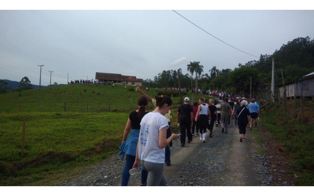 Mais de 700 pessoas participam da caminhada Eco-Musical em Vidal Ramos