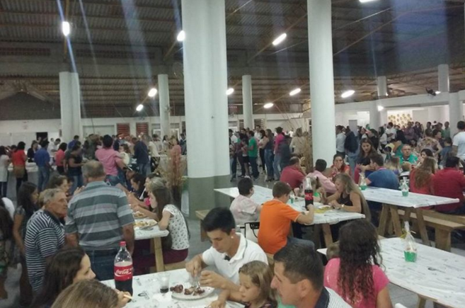 Mais de R$ 30 mil são arrecadados em Jantar a base do Milho Verde em Imbuia  